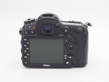 Load image into Gallery viewer, Nikon D7100 24.1 MP with 18-140mm AF-S Nikkor DX VR Lens - USED

