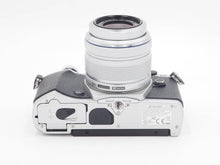 Load image into Gallery viewer, Olympus E-M5 II 16.1MP with 14-42mm M. Zuiko Lens - USED
