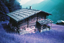 Load image into Gallery viewer, Lomography Lomochrome Purple Simple Use Reusable 35mm Film Camera
