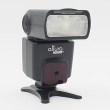 Load image into Gallery viewer, Altura AP-N1001 Speedlite Flash for Nikon - USED
