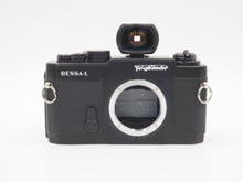 Load image into Gallery viewer, Voigtlander Bessa L with 15mm f/4.5 Super Wide-Heliar Lens - Black - USED
